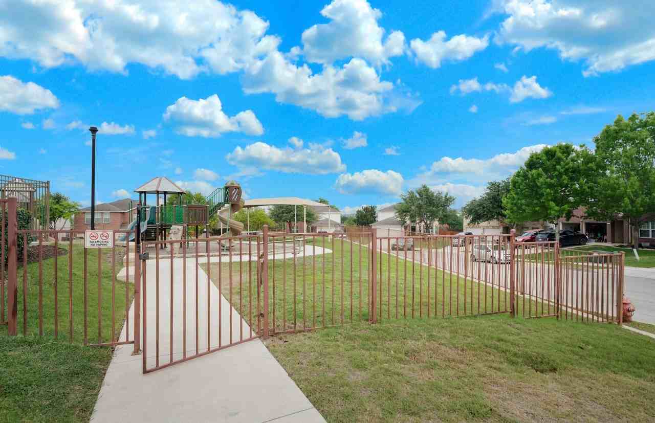 5125 Knollwood - Photo 7 of 31