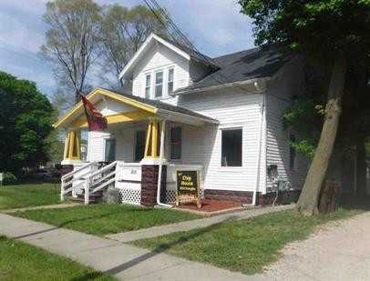 805 Douglas St - Photo 2 of 16