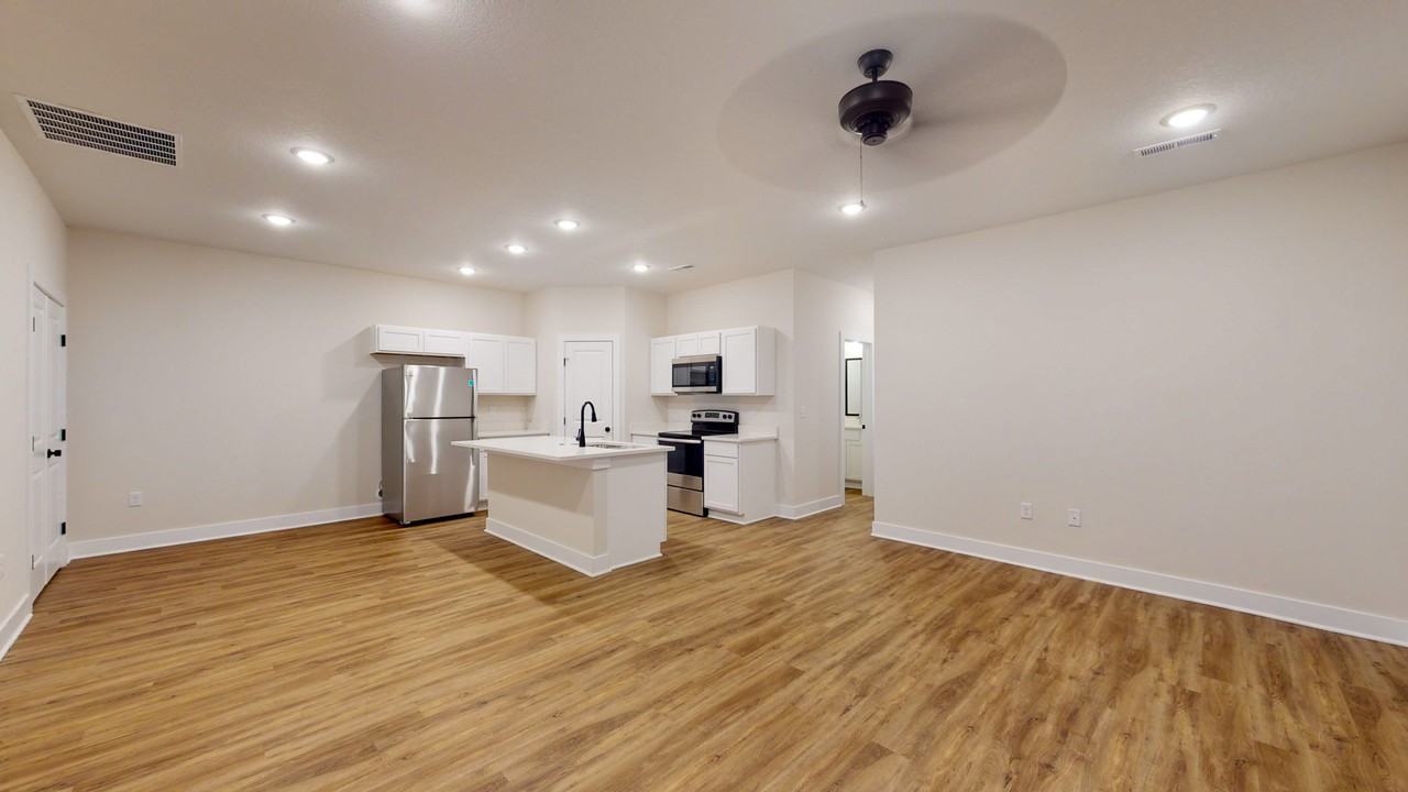 1127 N Broadview St #1 - Photo 3 of 20