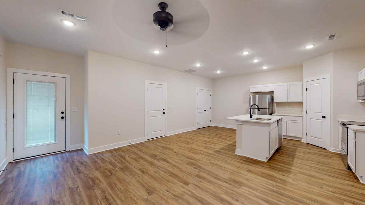1127 N Broadview St #1 - Photo 2 of 20