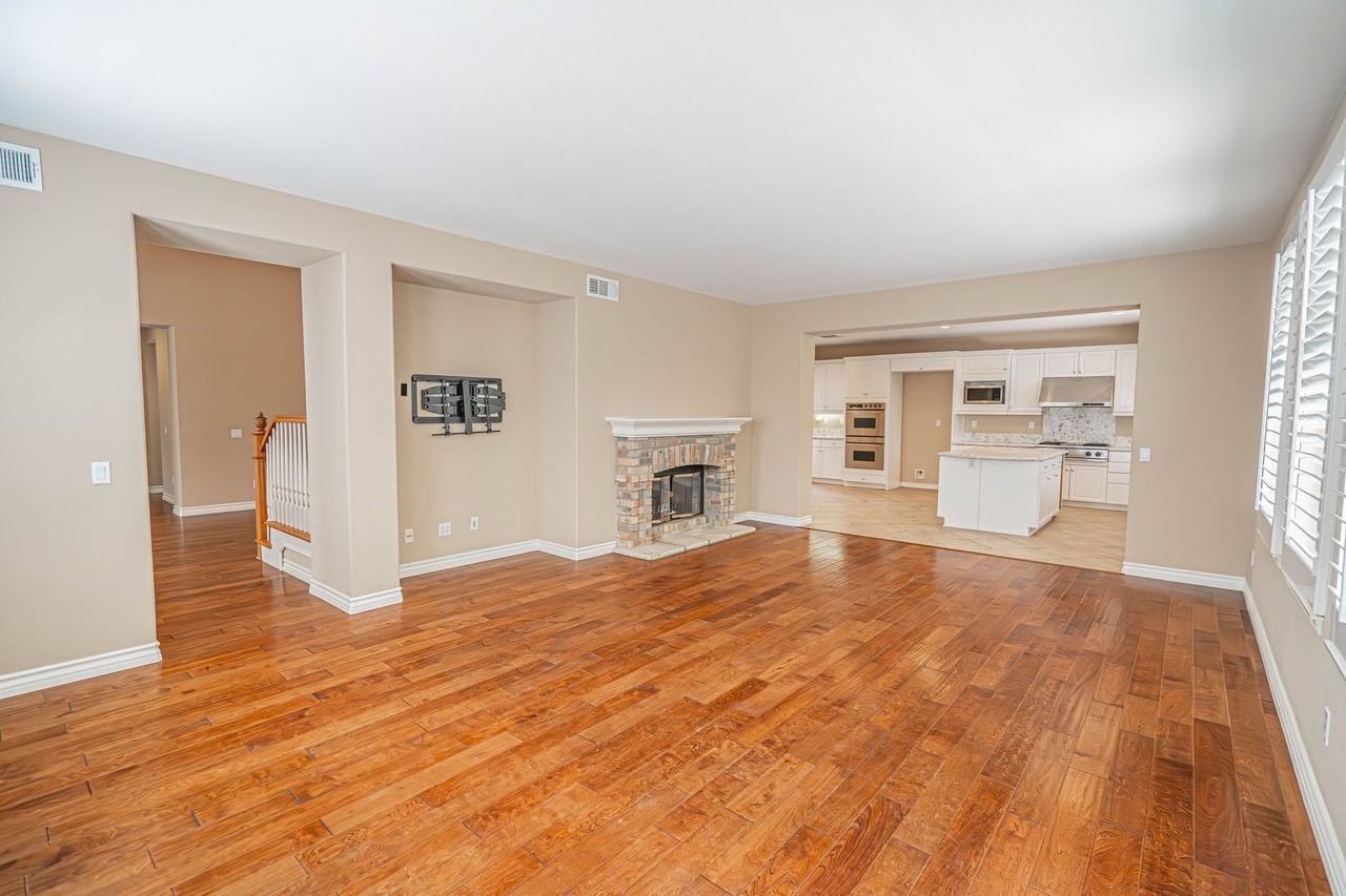 23902 Lakeside Rd - Photo 6 of 37