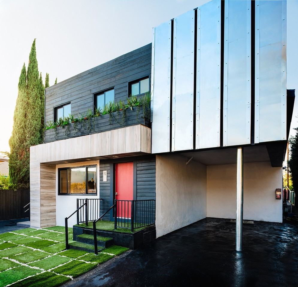 1321 W 36th Place Apartments - Photo 4 of 29