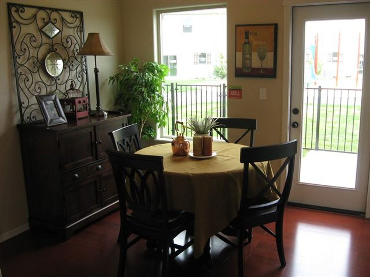541 S Blue Pine Ln - Photo 2 of 10