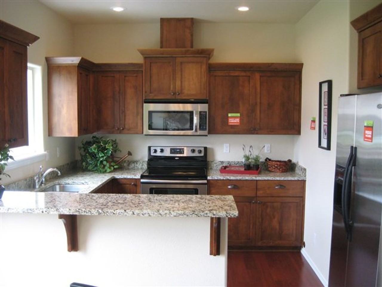 541 S Blue Pine Ln - Photo 3 of 10
