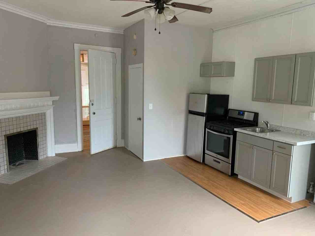 640 Jefferson Ave - Photo 3 of 7