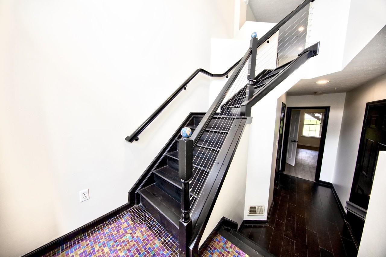 130 Spencer Cir - Photo 3 of 37