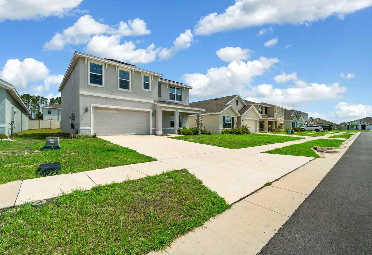 5029 Sw 87th St - Photo 2 of 45