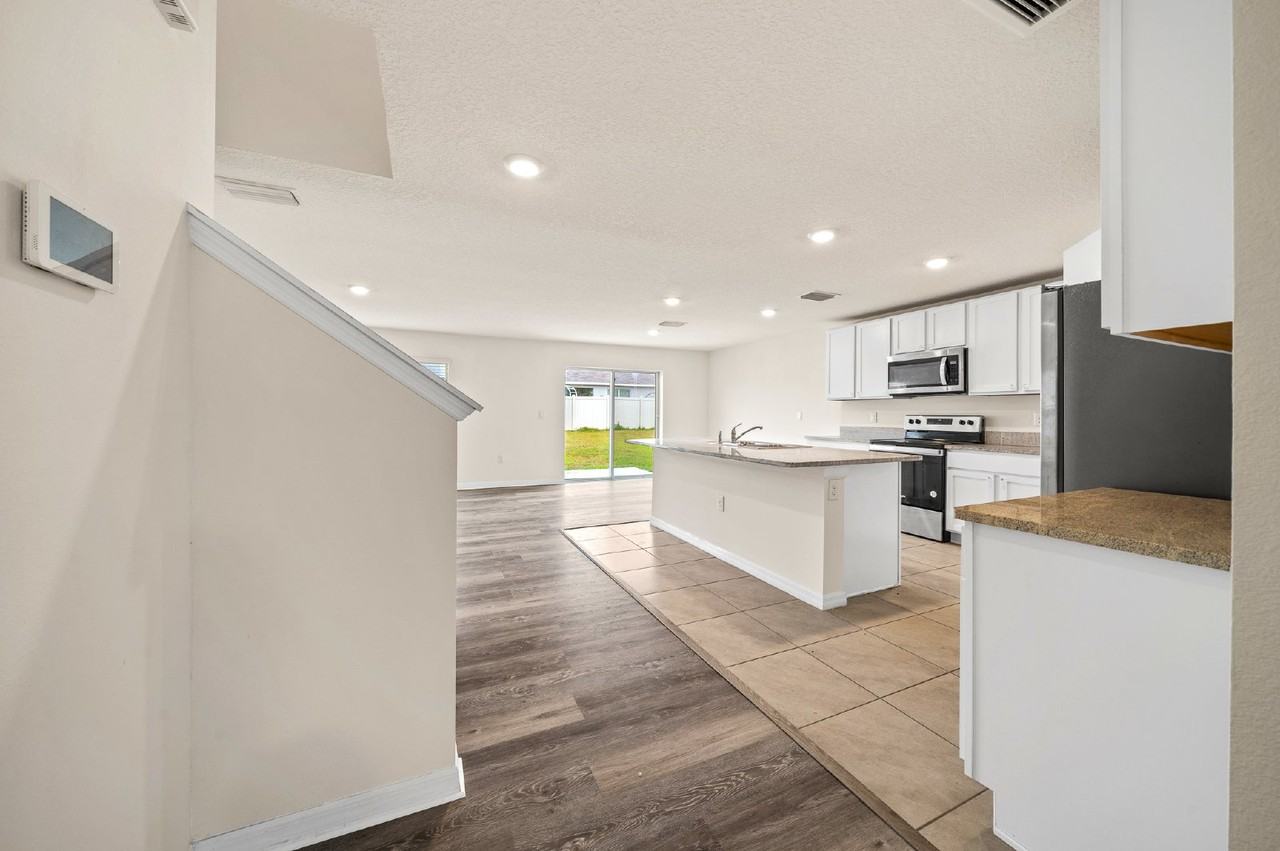 5029 Sw 87th St - Photo 5 of 45