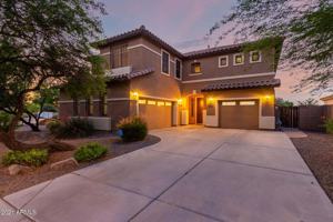 featured image of 570 E Raven Ct