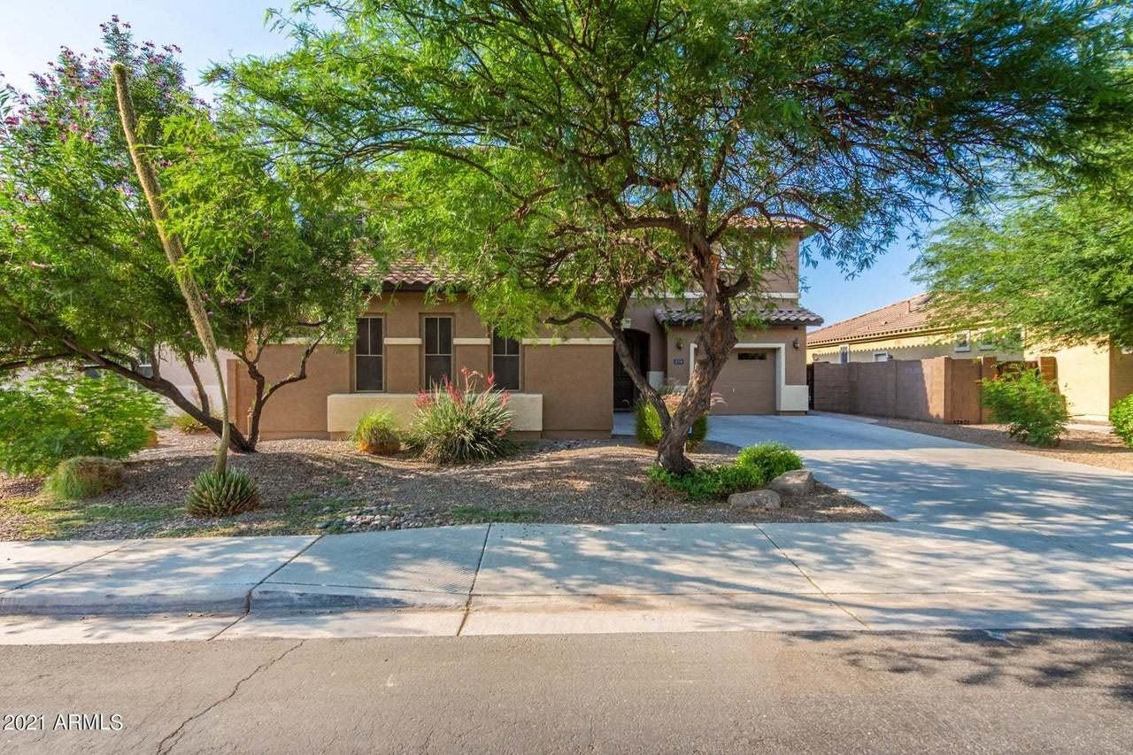 570 E Raven Ct - Photo 3 of 50