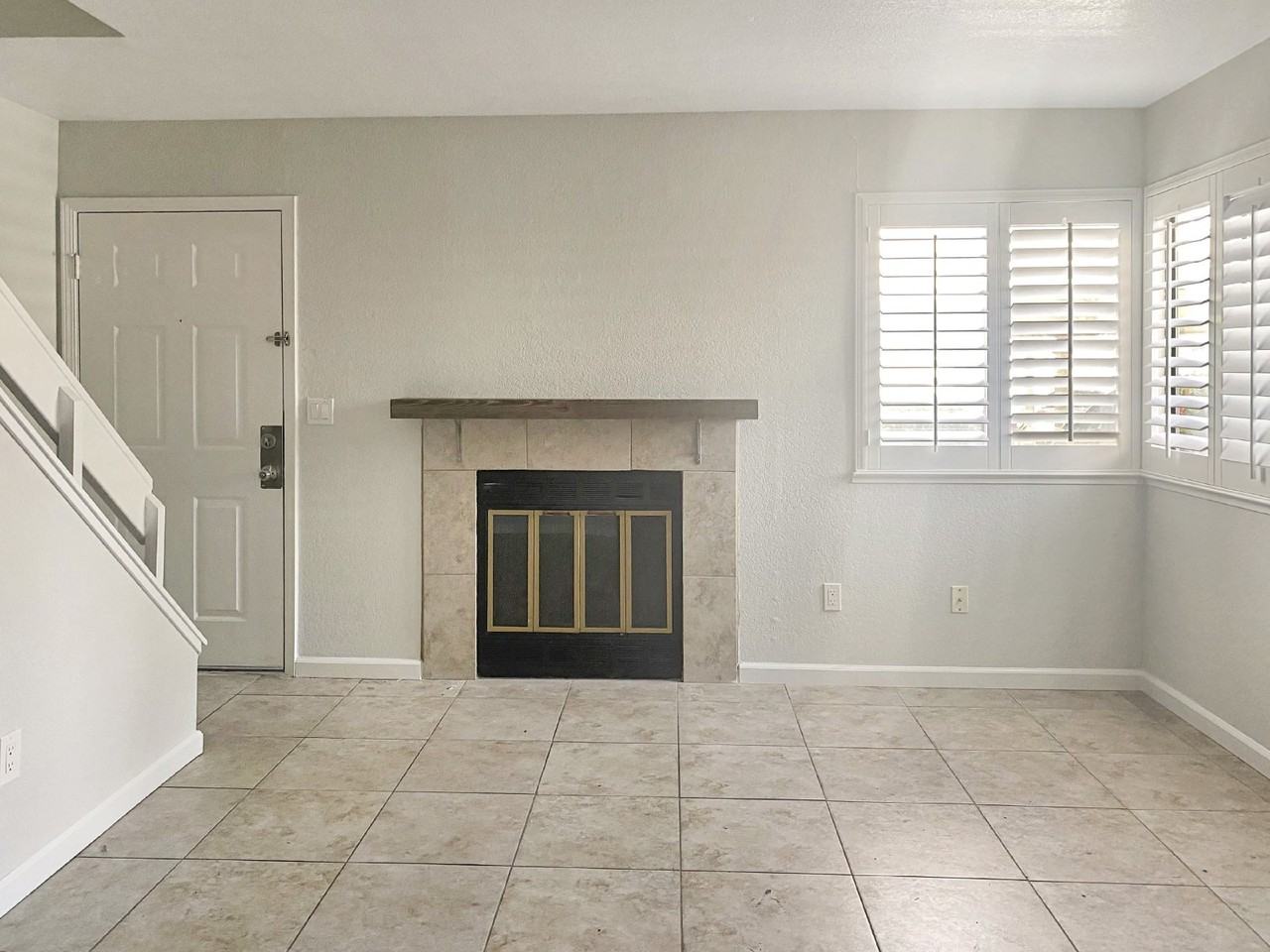 1529 Pyrenees Ave #4 - Photo 2 of 14