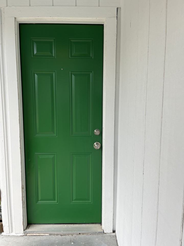 1904 E 10th St #NA - Photo 3 of 24