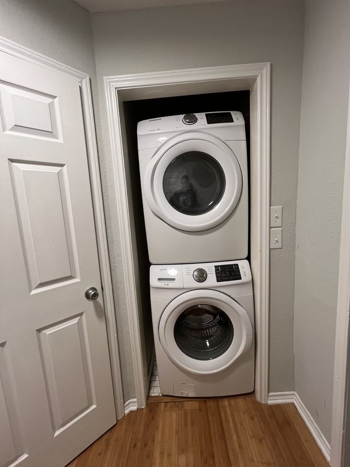 1904 E 10th St #NA - Photo 6 of 24