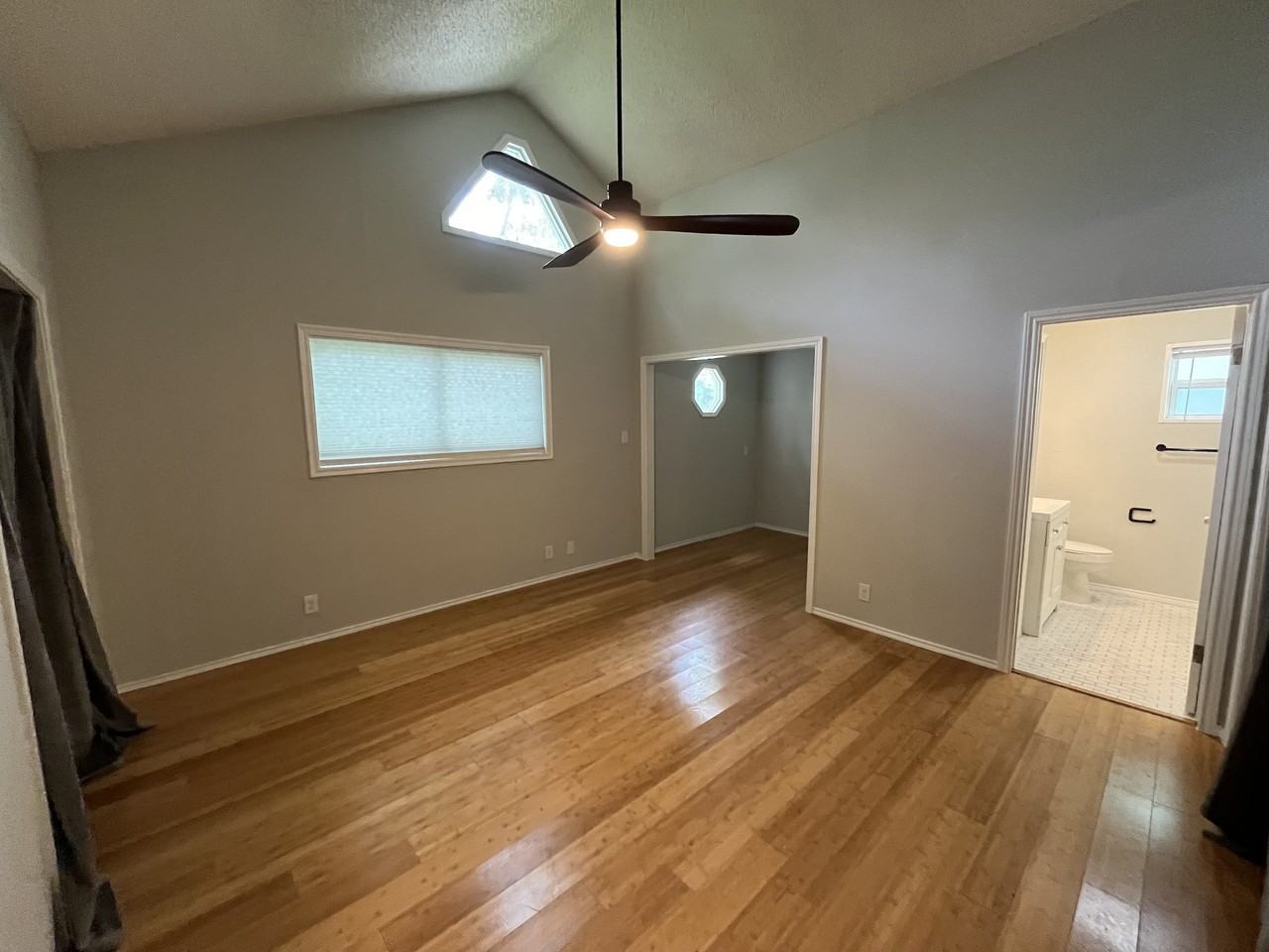 1904 E 10th St #NA - Photo 7 of 24