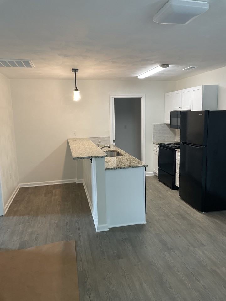 2049 Kenwood Blvd Se #A - Photo 3 of 9