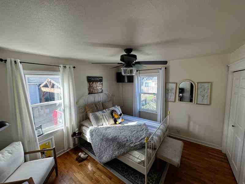 4433 50th Ave S - Photo 3 of 28