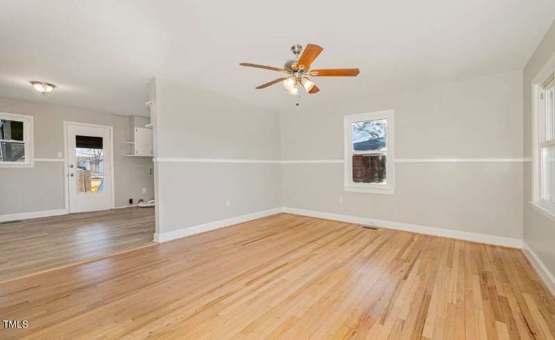 105 Mercer St - Photo 2 of 10