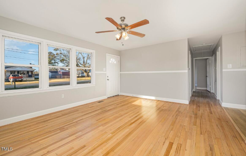 105 Mercer St - Photo 3 of 10