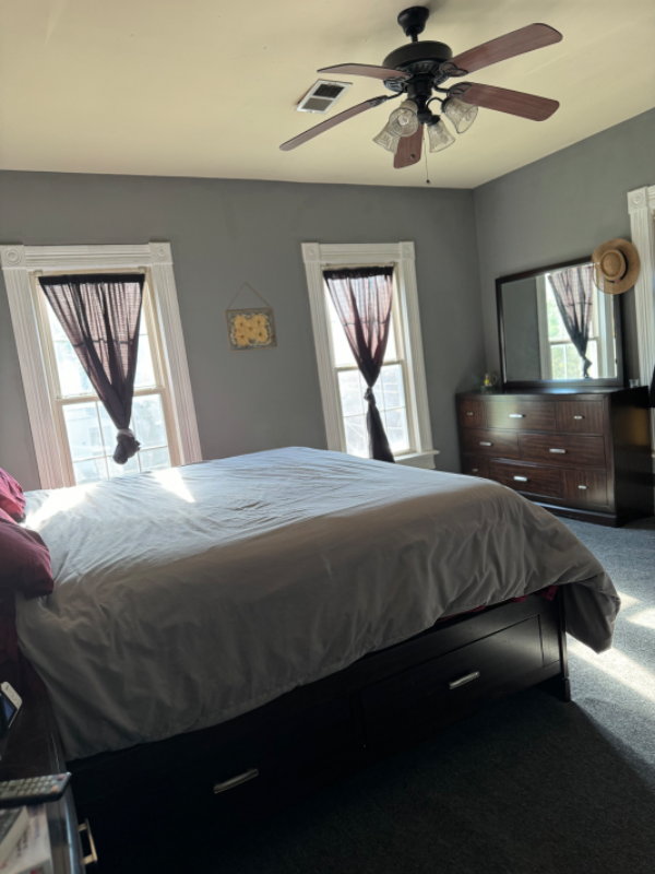 916 S Front St - Photo 3 of 11