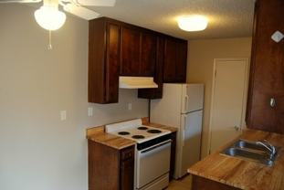 828 W. Sacramento Ave. Apt.# 4 (K) - Photo 1 of 1