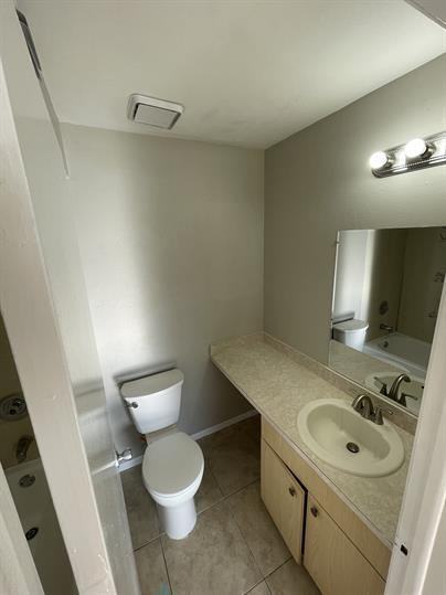 631 SE 13th Ave - Photo 5 of 9