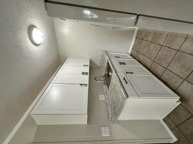 1852-A Golf View Avenue - Photo 3 of 8