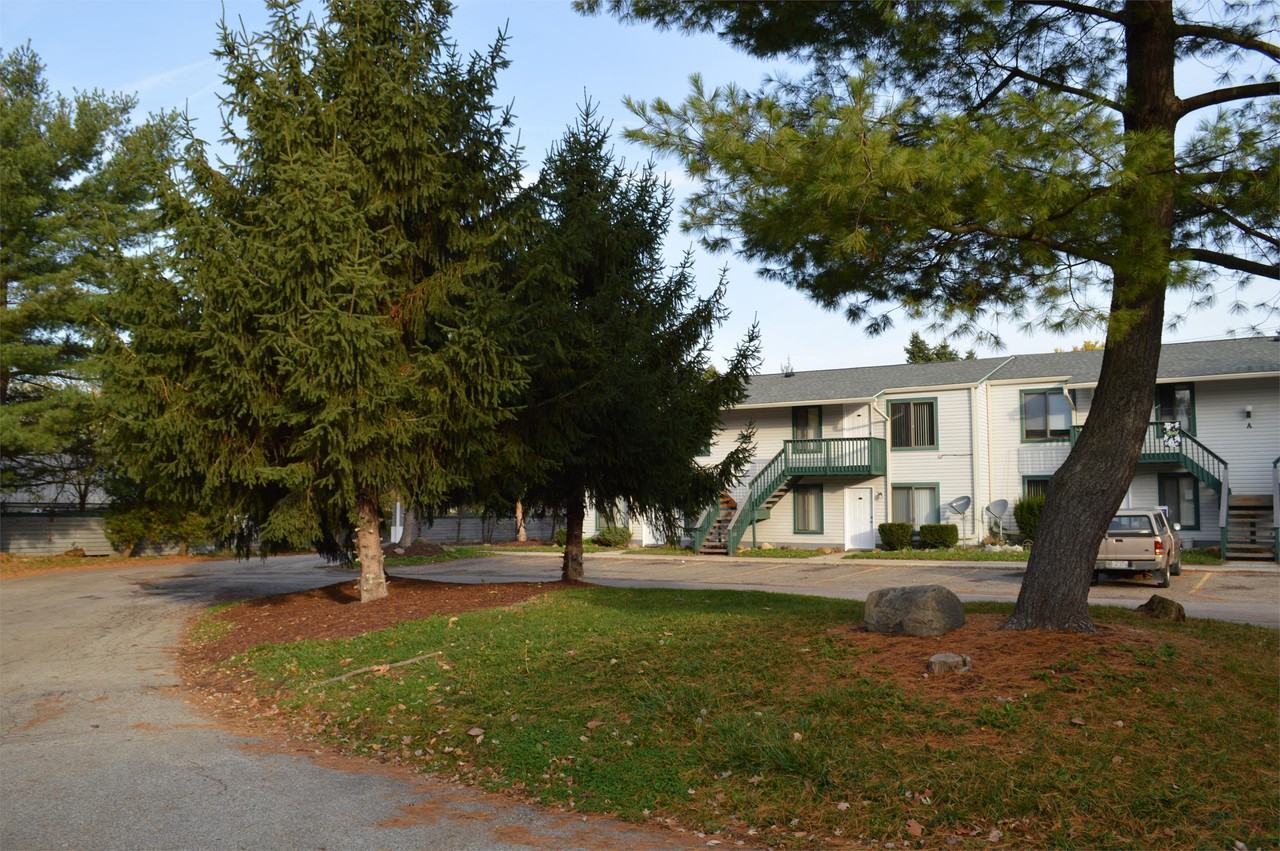 Brimfield Square - Photo 2 of 14