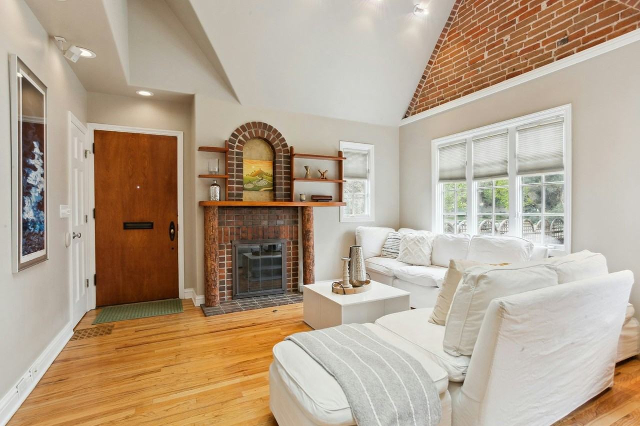 2826 East 5th Avenue - Photo 4 of 26