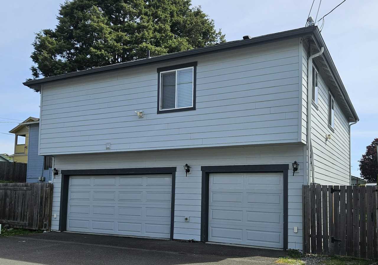 3410B Oakes Ave - Photo 3 of 12