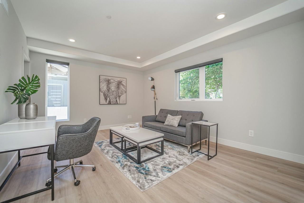 2115 Holly Drive, Unit 2115 - Photo 4 of 50