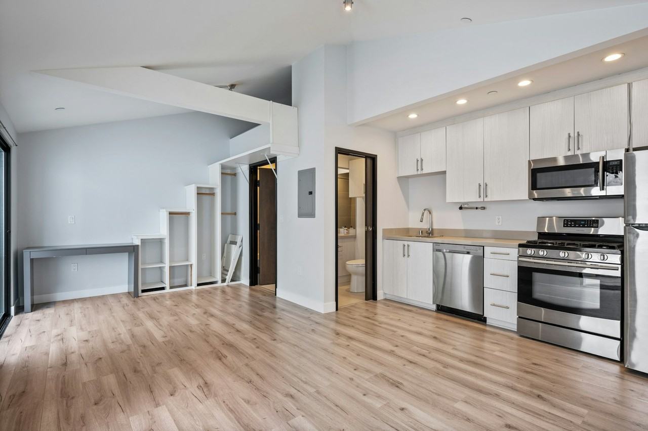 483 Washington Blvd #104 - Photo 2 of 8