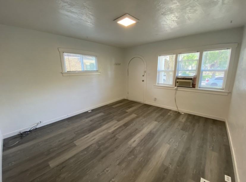 180 E Williams Ave - Photo 3 of 20