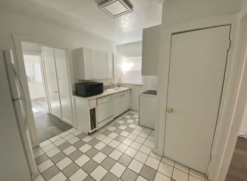 180 E Williams Ave - Photo 6 of 17
