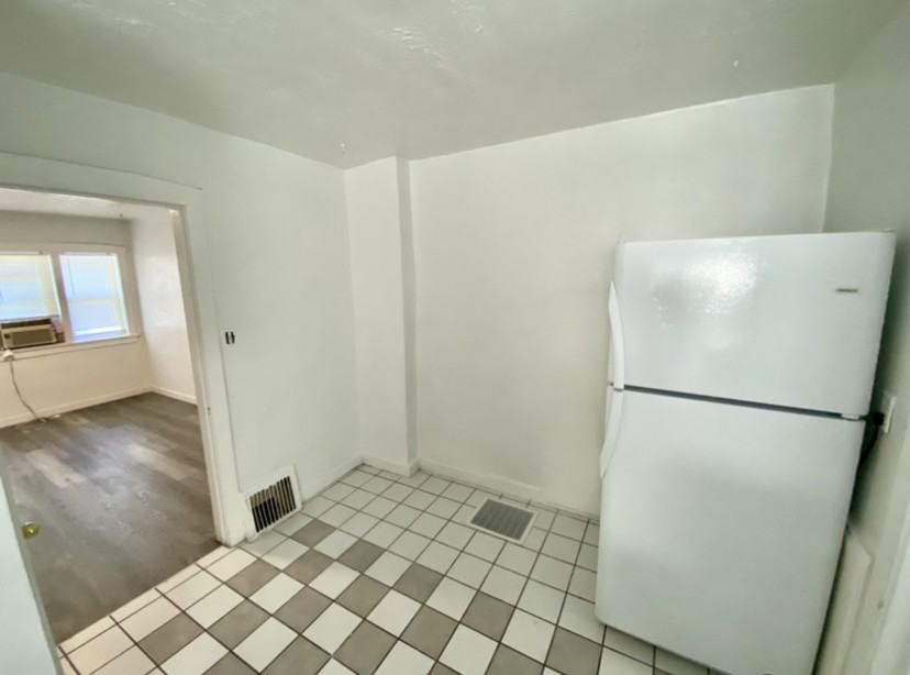 180 E Williams Ave - Photo 7 of 17