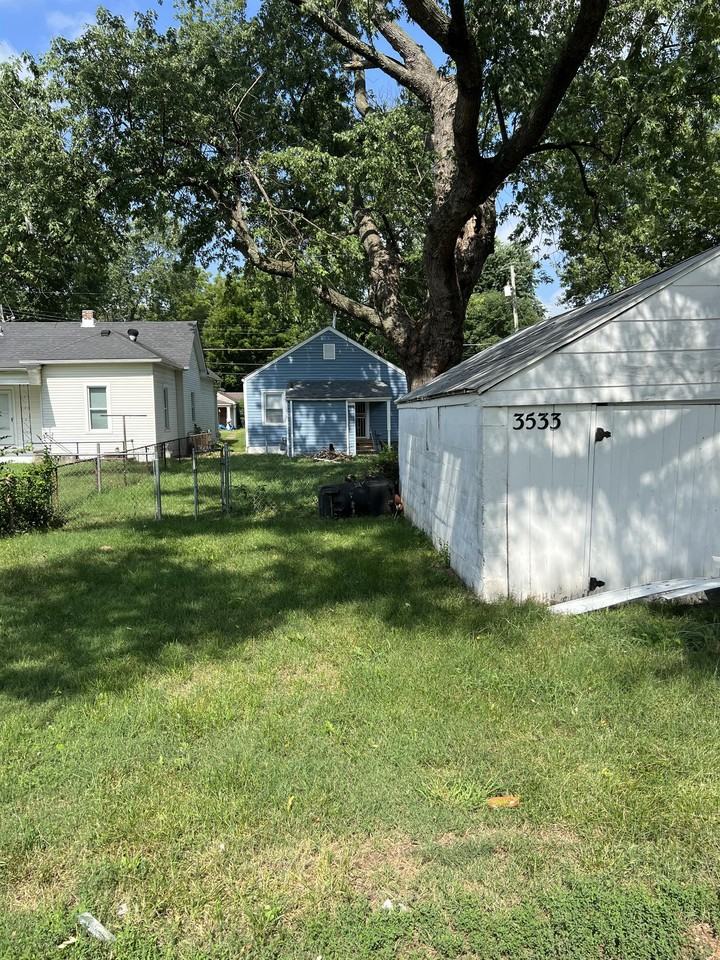 3533 Parthenia Ave #1 - Photo 3 of 10