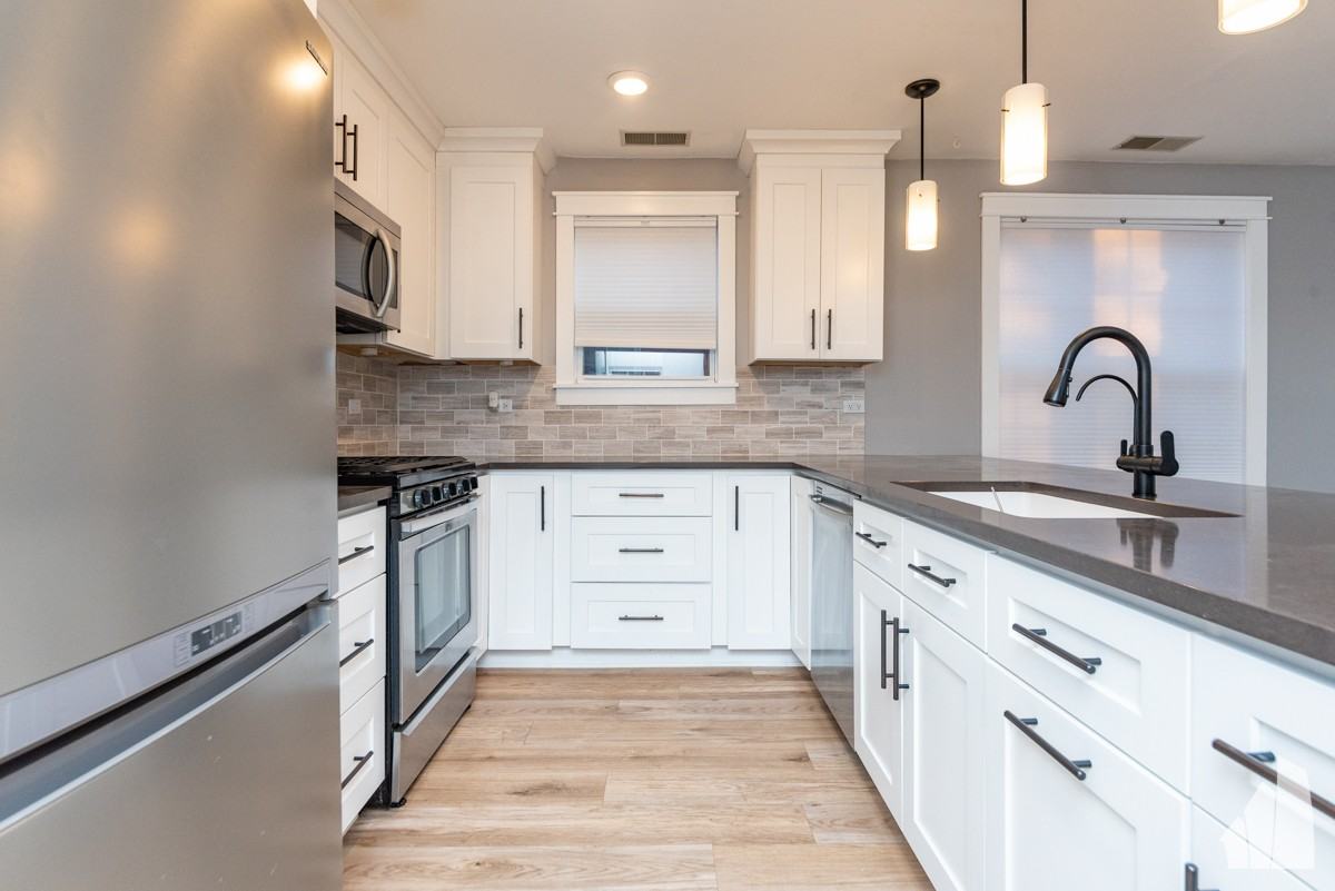 1471 N Larrabee St #C - Photo 4 of 16