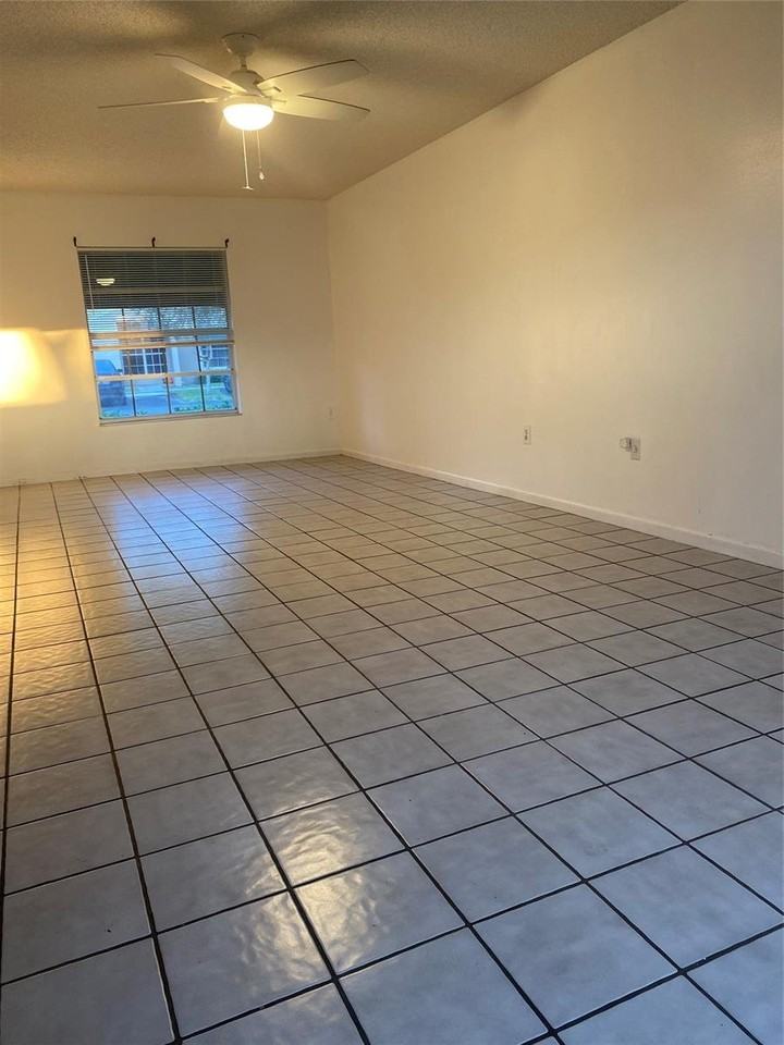 5122 Sw 122nd Ter - Photo 2 of 8