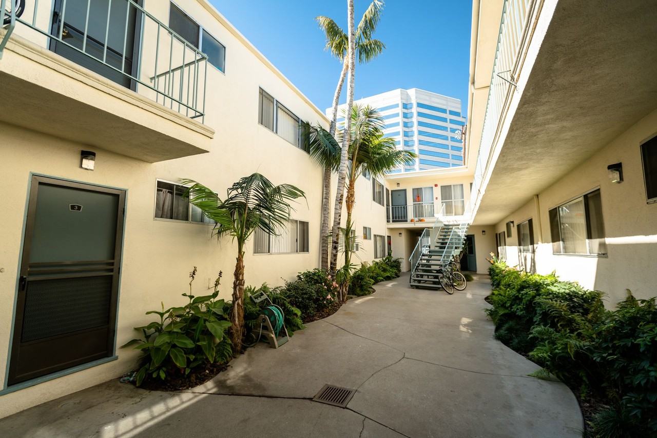 12323 Texas Ave - Photo 2 of 6