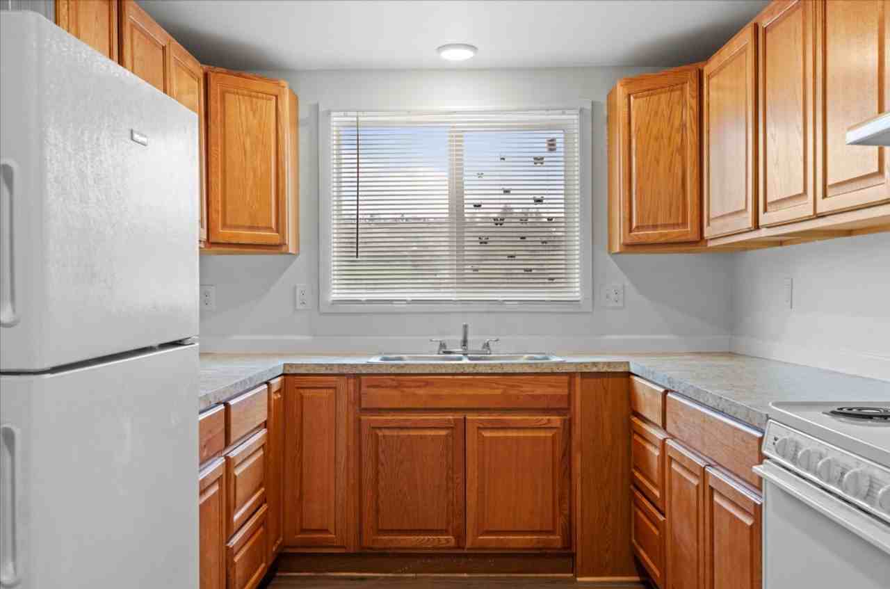 Chestnut Apartments - Photo 4 of 16