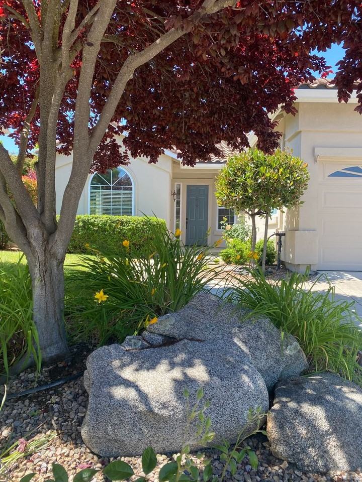 1067 Sleepy Hollow Rd - Photo 3 of 50