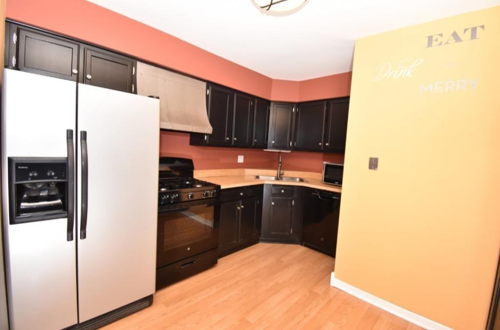 261 Gregory St - Photo 2 of 12