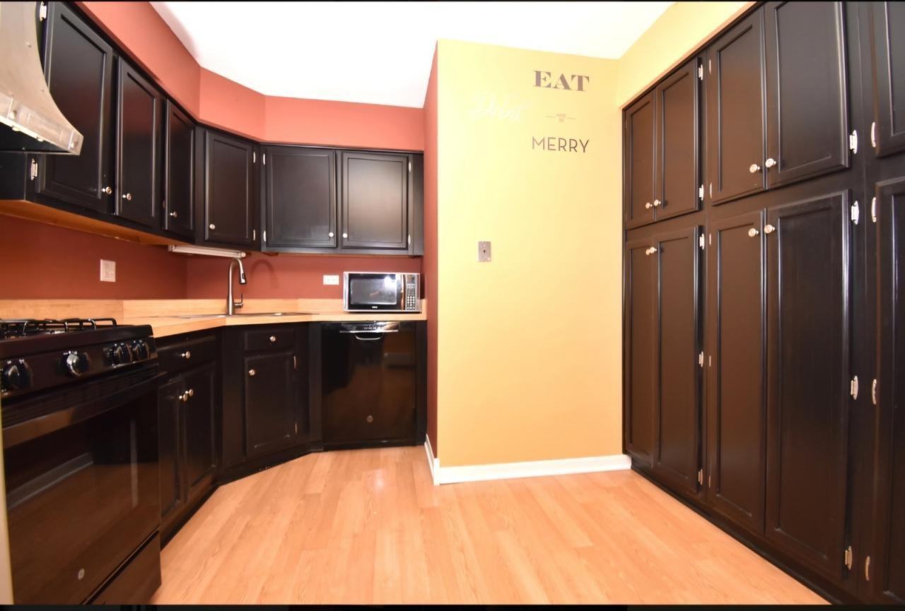 261 Gregory St - Photo 3 of 12