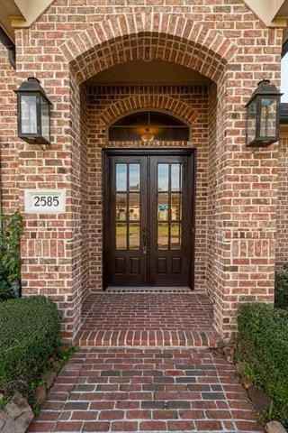 2585 Amberwood Dr - Photo 2 of 35