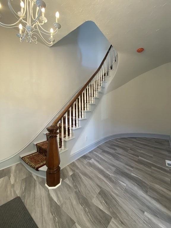 207 N Main St - Photo 3 of 23