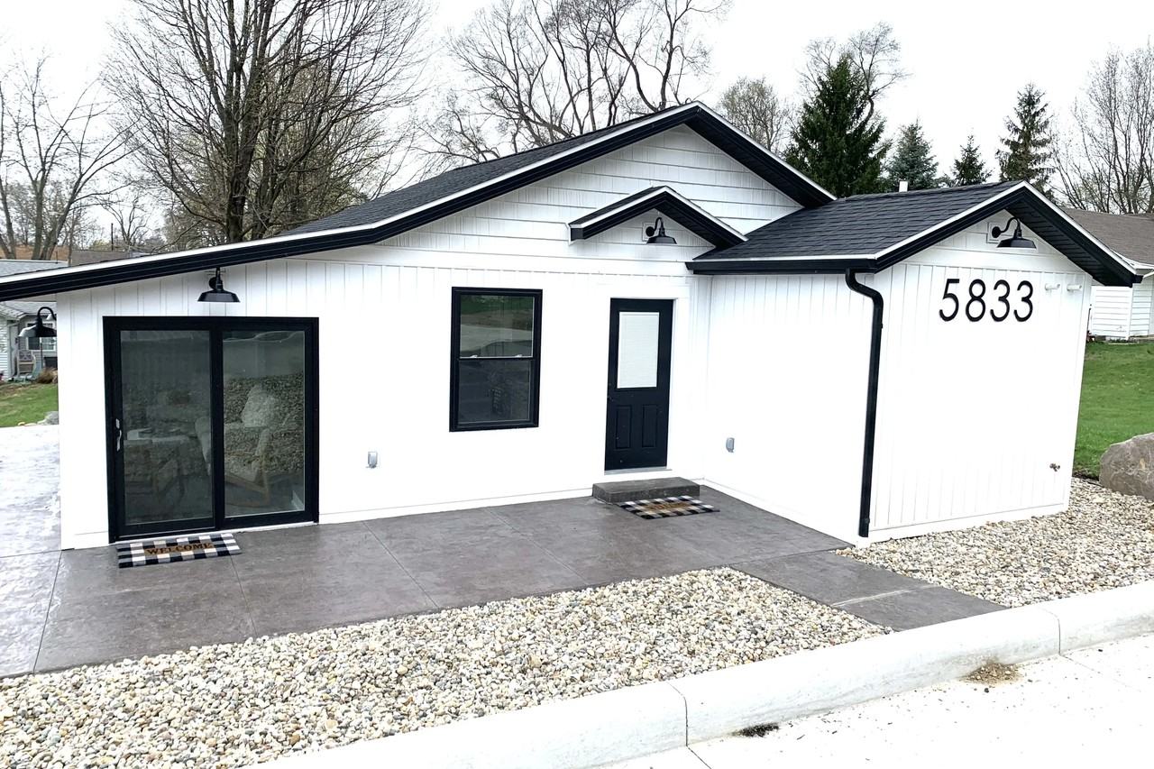 5833 Edgewood Ct - Photo 2 of 11