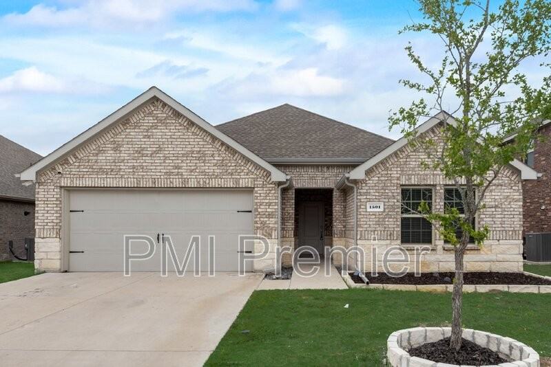 1501 Hidden Bluff Xing - Photo 2 of 29