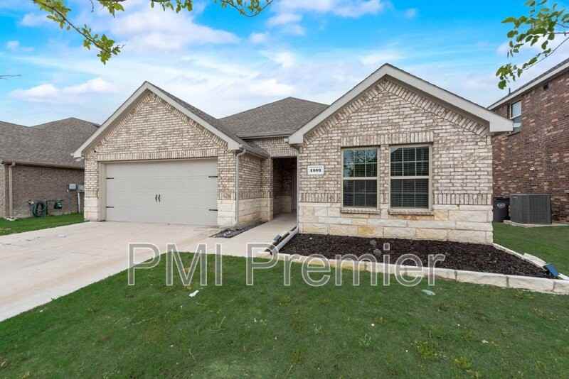 1501 Hidden Bluff Xing - Photo 4 of 29