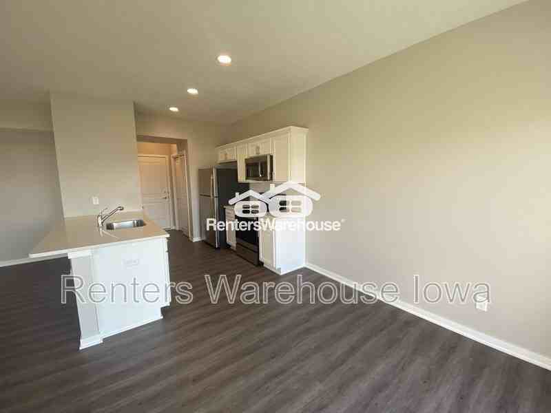 7000 Lake Hill Drive #15 - Photo 4 of 36