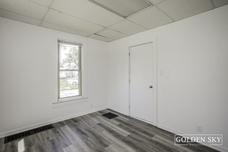 216 1/2 S Dill St - Photo 2 of 7