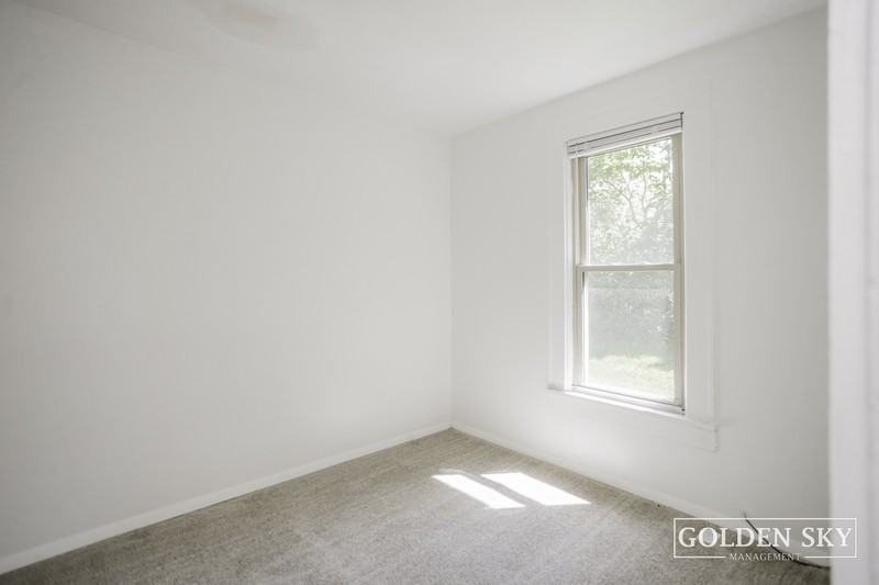 216 1/2 S Dill St - Photo 6 of 7
